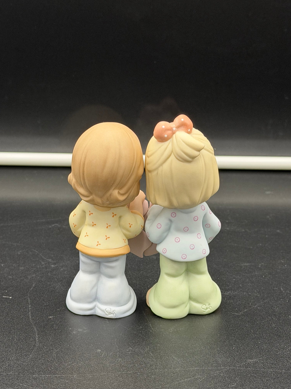 Vintage 2001 Precious Moments Best Friends Share The Same Heart 2-Piece Figurine Set #890987
