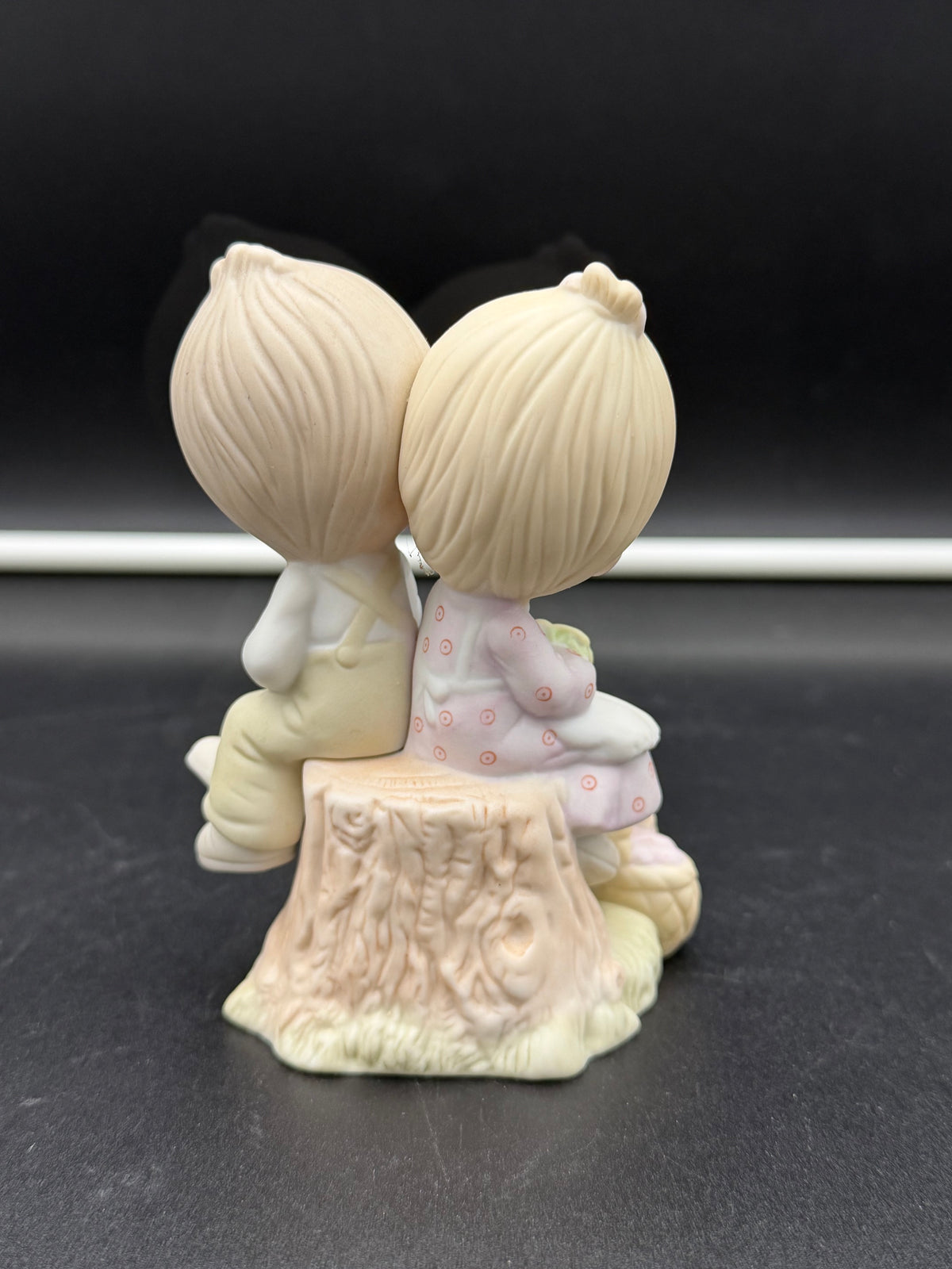 Vintage 1978 Precious Moments Love One Another Figurine #E-1376