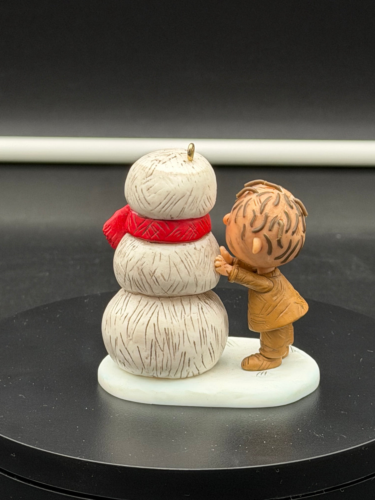 2013 Hallmark Keepsake Peanuts Ornament Pigpen Builds a Snowman