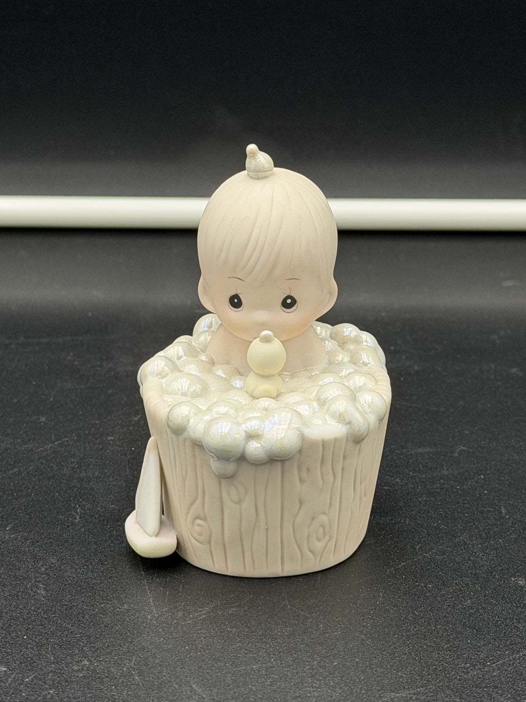 Vintage 1987 Precious Moments A Tub Full of Love Figurine #112313