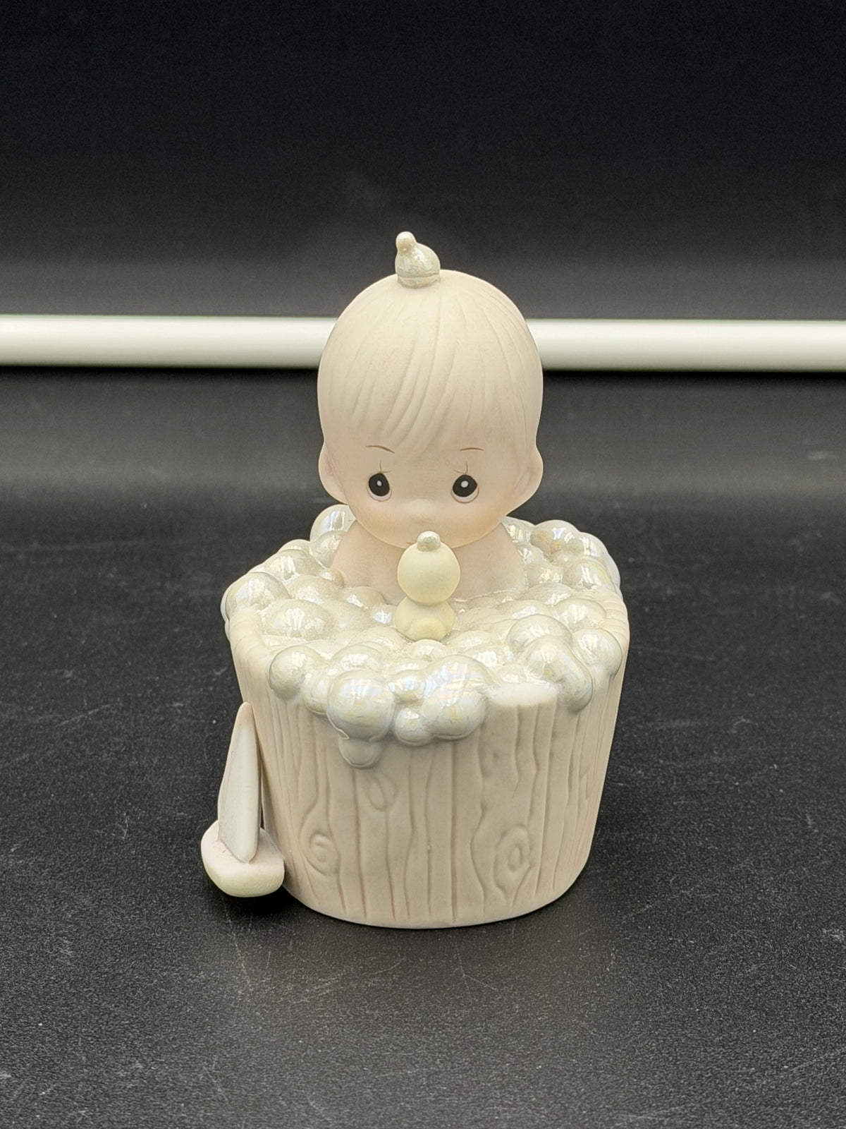 Vintage 1987 Precious Moments A Tub Full of Love Figurine #112313