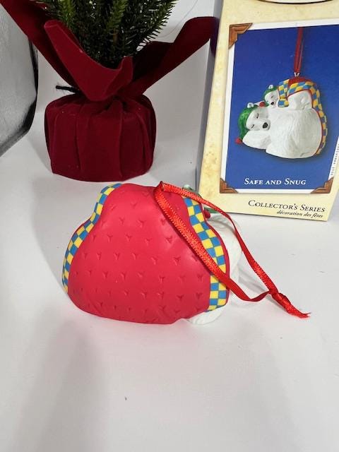 2002 Hallmark Keepsake Safe and Snug Collector's Series Ornament