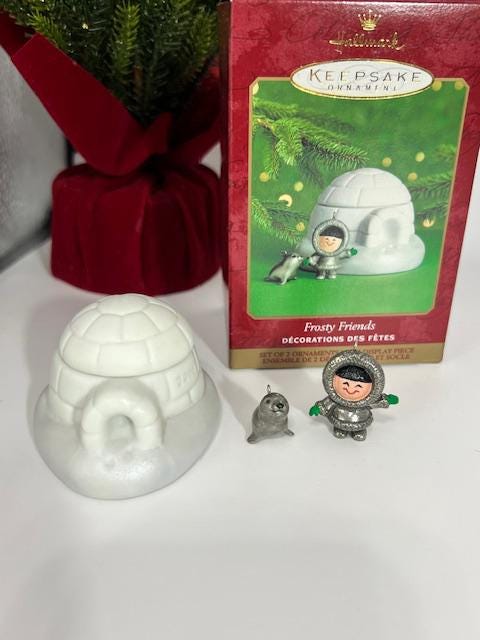 2000 Hallmark Keepsake Frosty Friends Pewter Ornaments with Display Piece