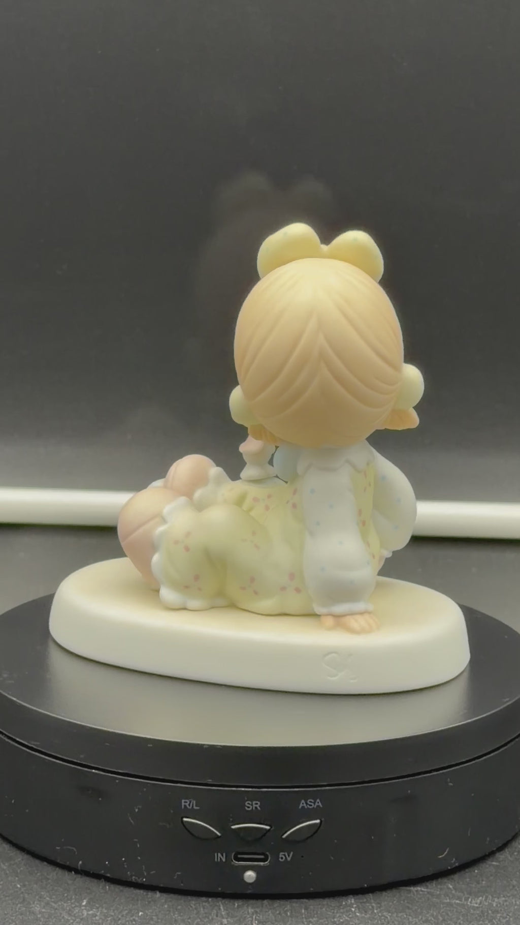 Vintage 1988 Precious Moments A Friend Is Someone Who Cares Figurine #520683