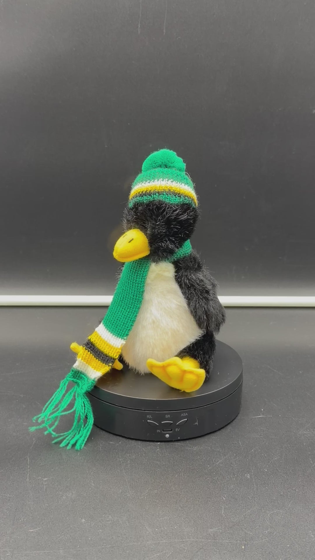 Vintage 1993 Ty Attic Treasures Waddlesworth the Penguin Plush Jointed Winter Stuffed Animal 9"