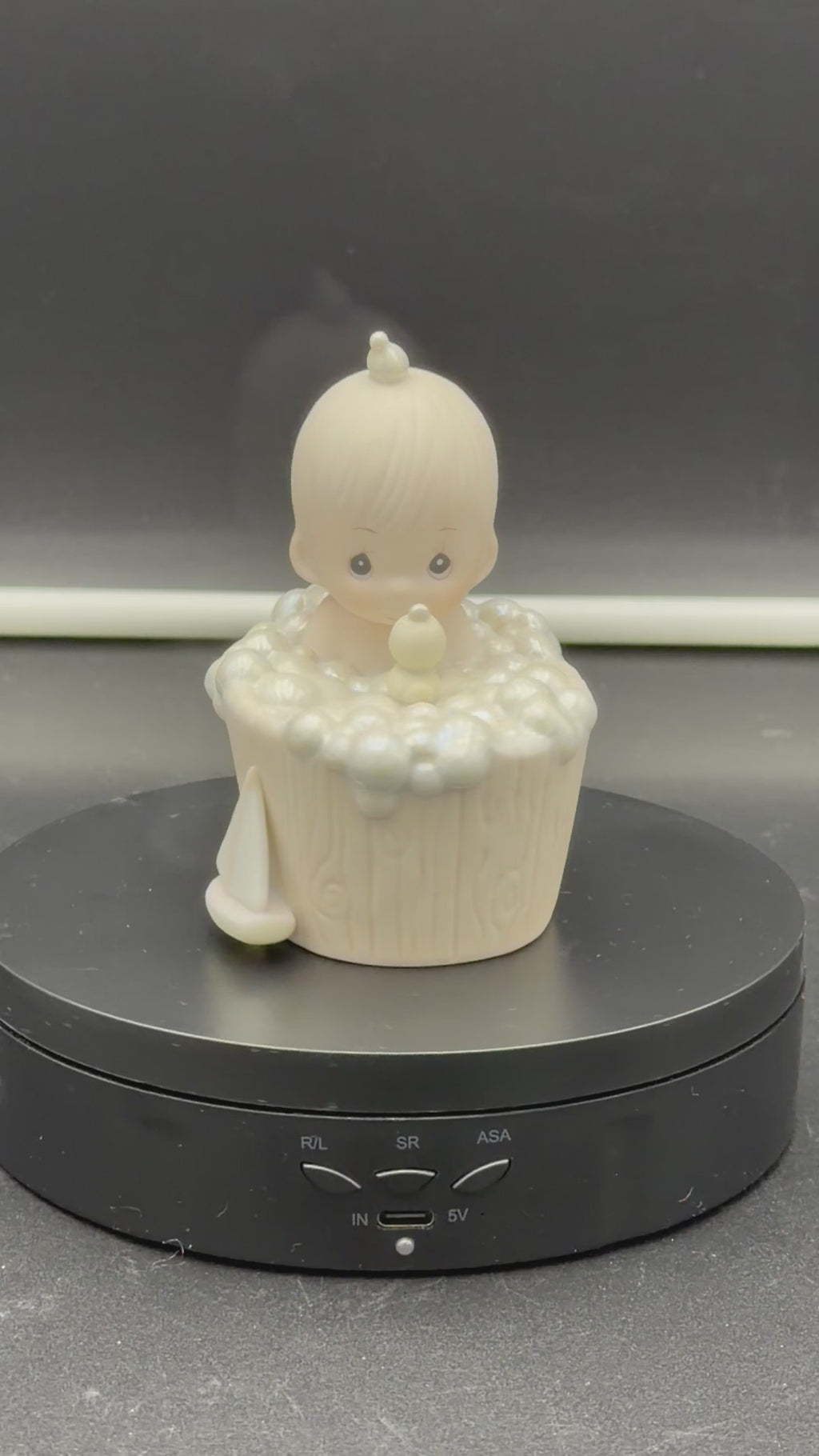 Vintage 1987 Precious Moments A Tub Full of Love Figurine #112313