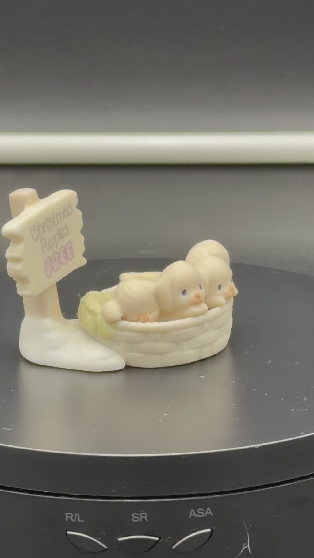 Vintage 1994 Precious Moments Sugar Town Free Christmas Puppies Figurine #528064